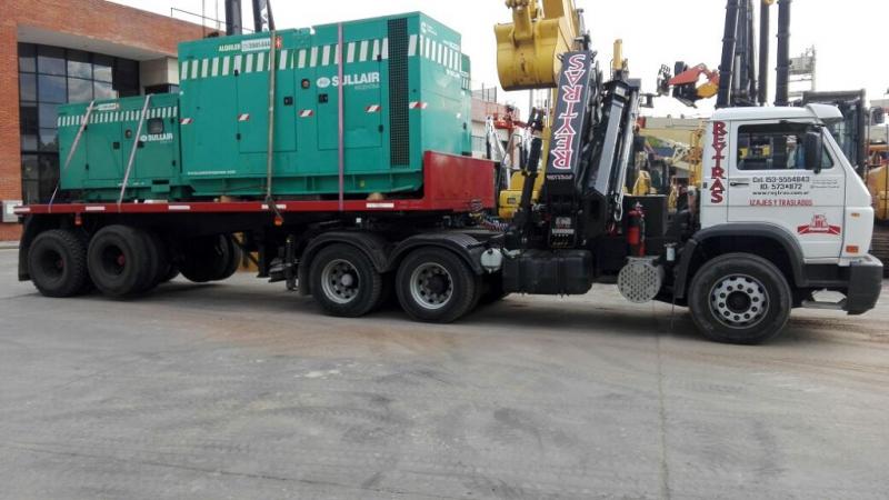 ALQUILER DE CAMIÓN CON HIDROGRÚA 32 TONELAMETROS Y SEMI CORTO (EQ22)